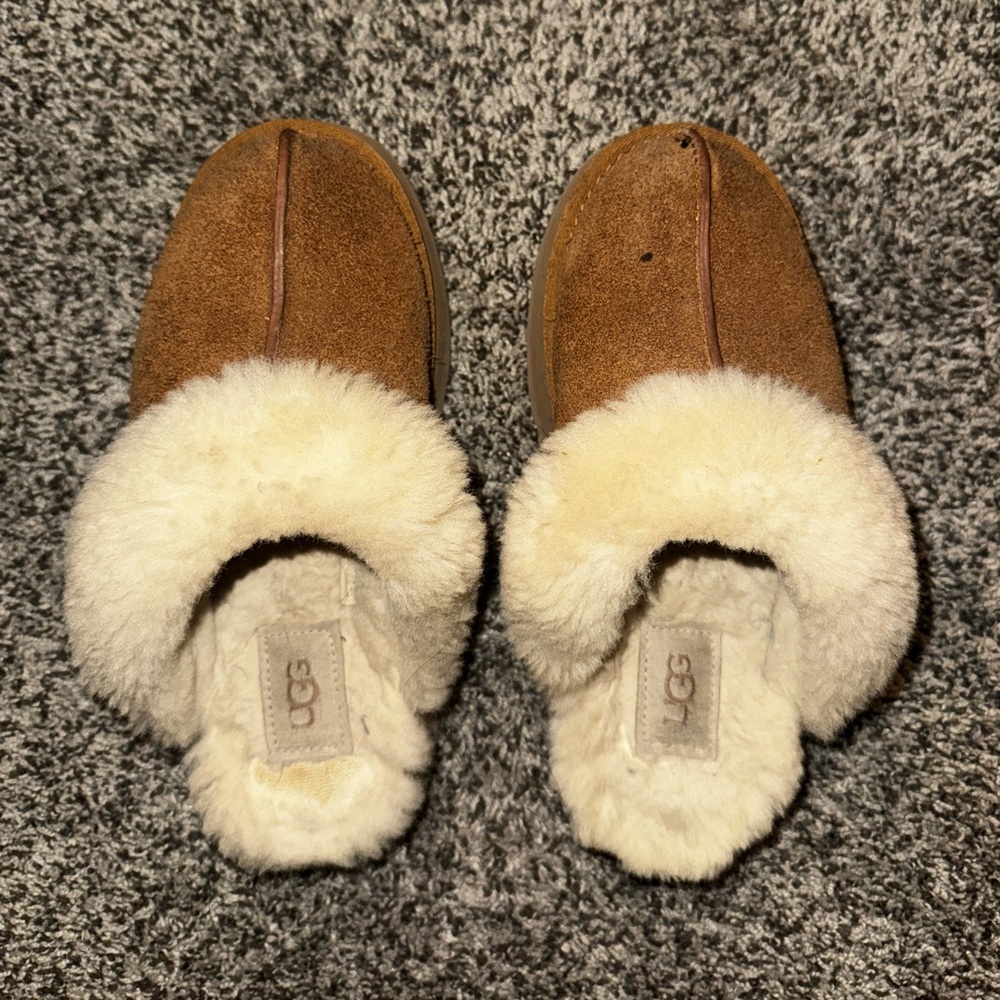 UGG Disquette Slippers Size 6